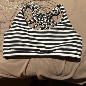 Born primitive vitality sports bra size medium